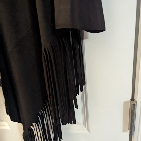 Black suede fringe jacket - Picture 3 of 7